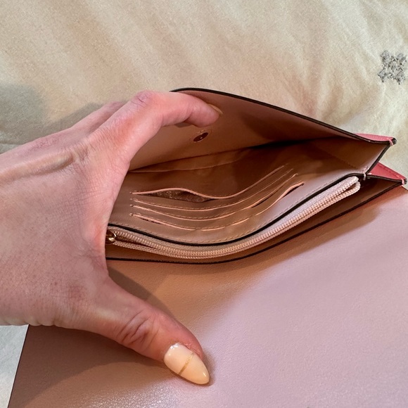 Kate Spade wristlet clutch/wallet - Picture 6 of 6